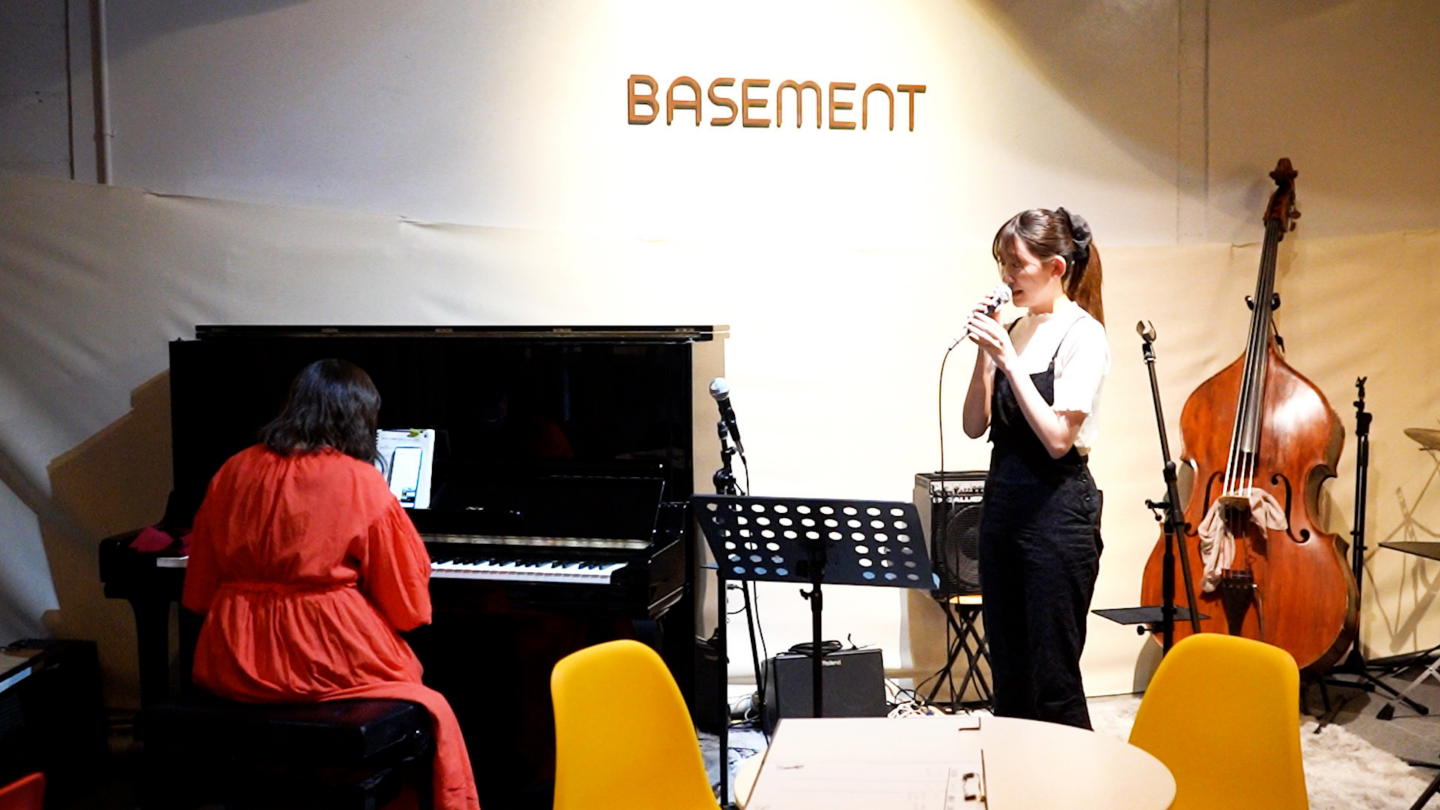 音楽】 上通の BASEMENT（ベースメント）に行ってみた！ －梅ちゃんも歌ってみた (^^♪  （動画あり。2022.8.24）－｜【くま音文ラボ】熊本の音楽・熊本の文化を楽しもう！ 熊本の音楽・文化紹介（くま音文ラボ）